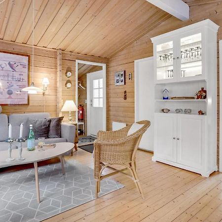 3 Bedroom Cozy Home In Børkop Buitenkant foto