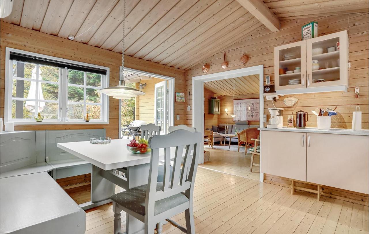 3 Bedroom Cozy Home In Børkop Buitenkant foto