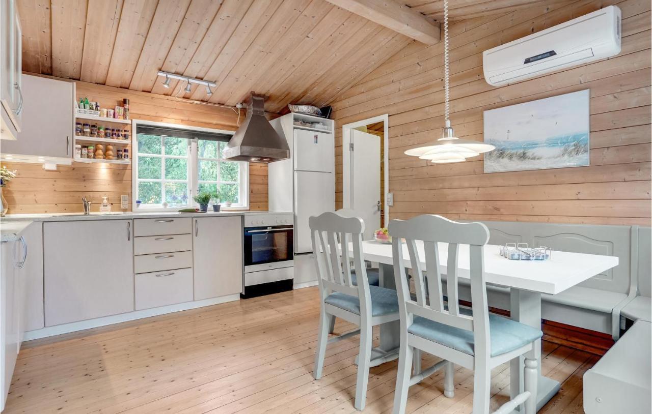 3 Bedroom Cozy Home In Børkop Buitenkant foto